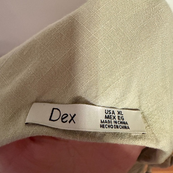 Elegant Women's Top - Picture 2 of 3